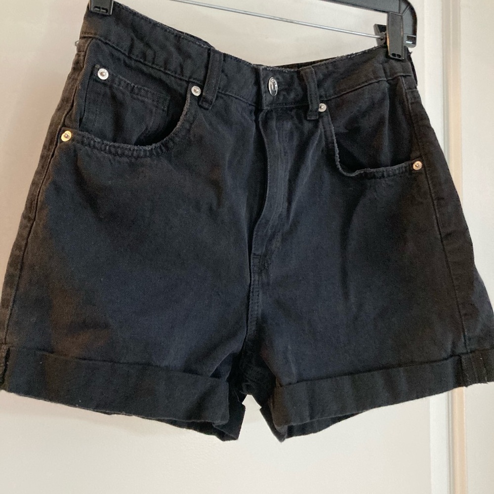 Black H&M Denim High Waisted Shorts Size 4
